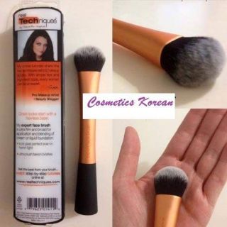 Cọ trang điểm đánh kem nền Real techniques Expert Face Brush