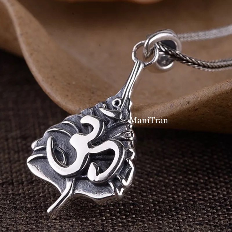 Mặt dây chuyền chữ Om Lá Bồ Đề