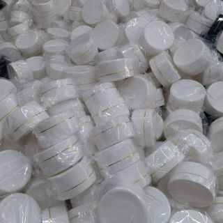Hủ đựng kem 200gr màu trắng màu đen