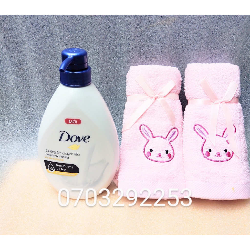 (Tặng 2 khăn 35 x 75cm) Sữa Tắm Dove Dưỡng Ẩm Chuyên Sâu 530g