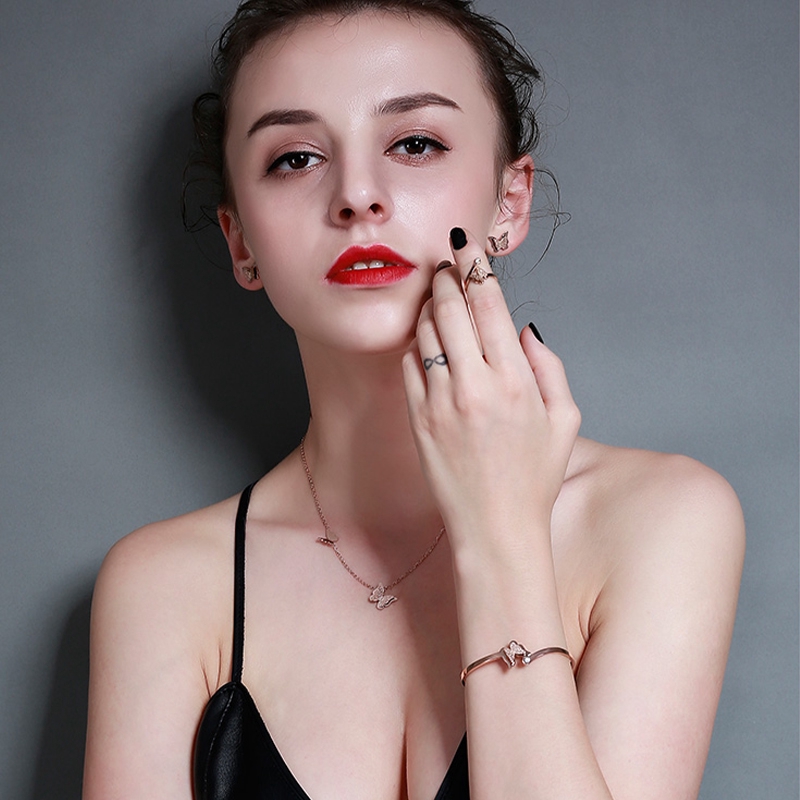 Nhẫn Thép Titan Màu Vàng Hồng Đục Hình Bướm Cho Cặp Đôi