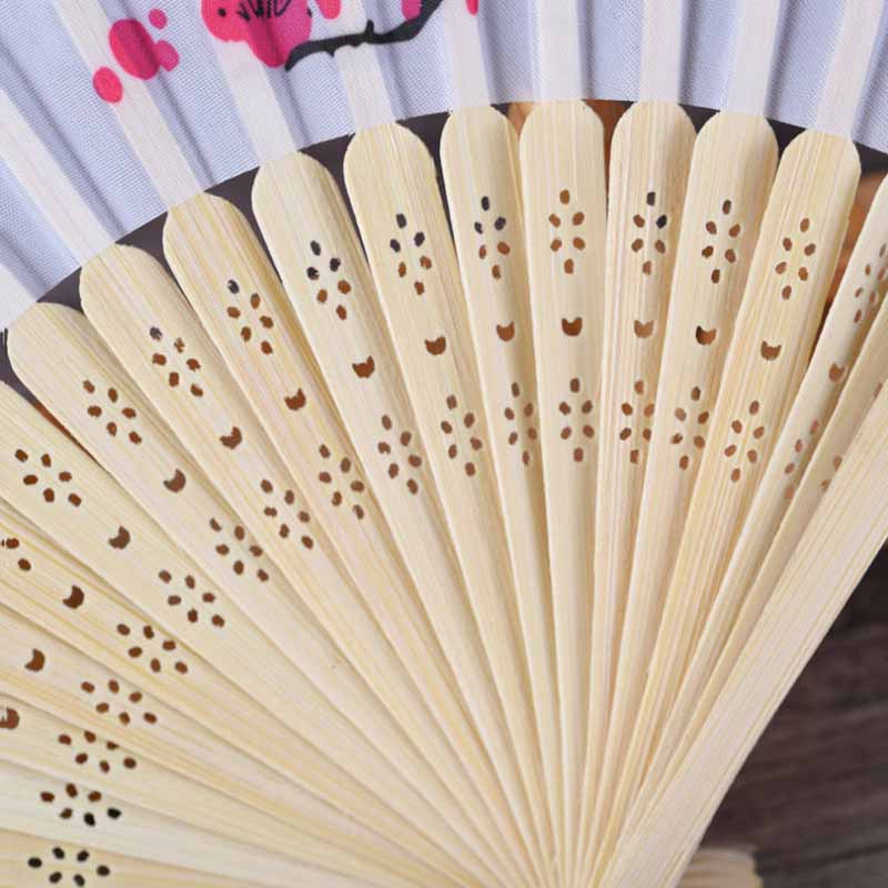 Quạt Xếp Cầm Tay Bằng Tre Và Lụa Họa Tiết Hoa Đào Phong Cách Vintage