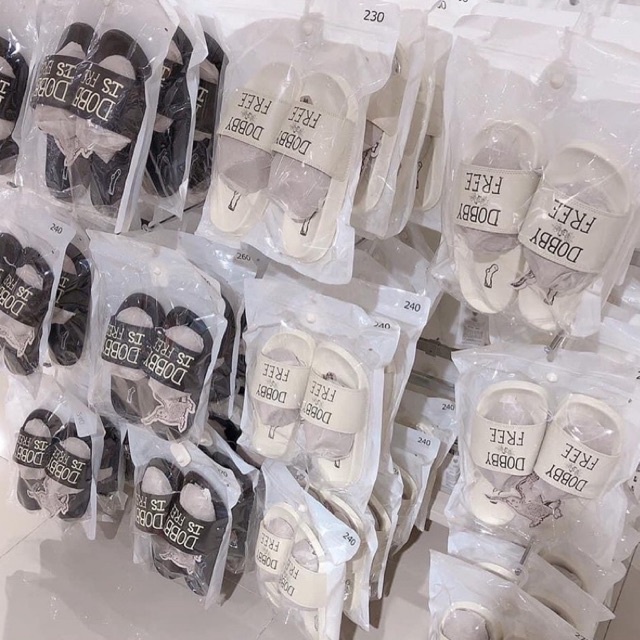 Có sẵn - Dép SPAO DOBBY IS FREE