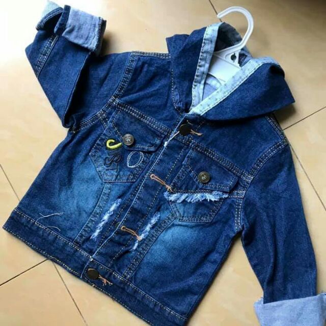 Ao khoát jean có nón trai.gai đều mặc được