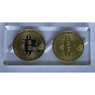 Bộ 2 đồng bitcoin kèm giá đỡ