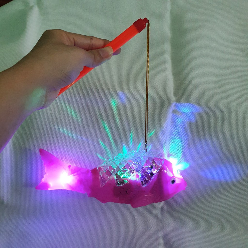 Lồng đèn cá chép cho bé chơi trung thu có nhạc và đèn, 2 cách chơi siêu đẹp cho trẻ em (ảnh và video thật)
