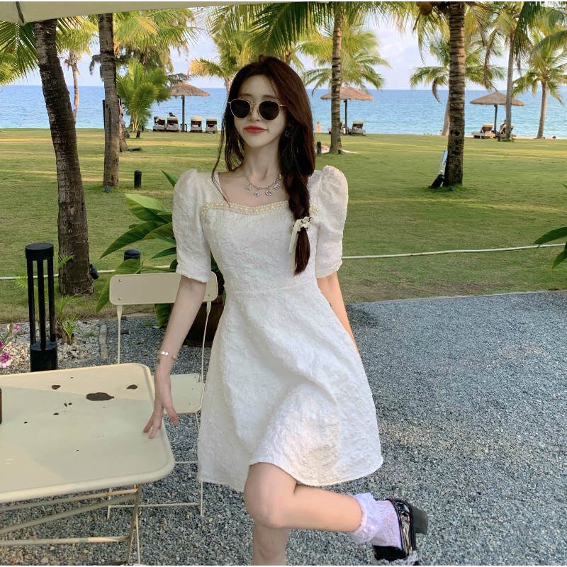 Váy Tiểu Thư Sang Chảnh PRETTY CLOSET Đầm Maxi Đi Biển Họa Tiết Nổi Cổ Vuông Tay Bồng Siêu Xinh Phong Cách Hàn Quốc V33