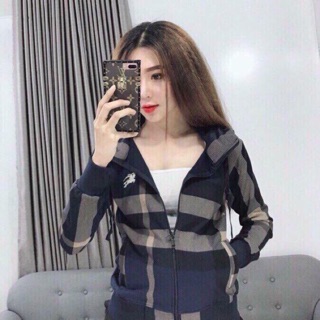 Áo chống nắng kẻ burberry