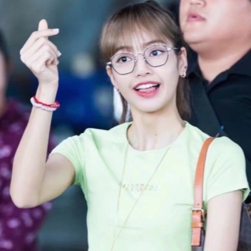 Vòng tay hạt cườm handmade chữ màu đỏ Peaceminusone, chữ J GD BigBang Vòng tay hạt nhựa dây cước co giãn MADEBYLEE