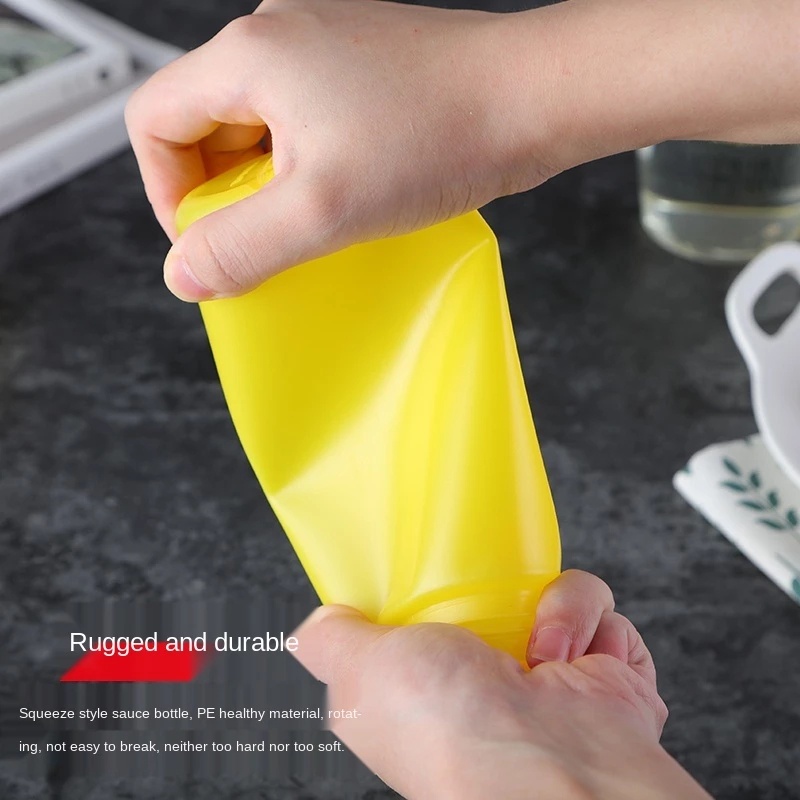 Bình Đựng Dầu Ăn / Nước Sốt Ba Lỗ Dạng Bóp Bằng Nhựa 450ml / 650ml Dành Cho Nhà Bếp