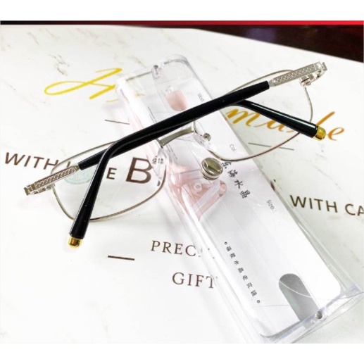 Thanh lý Kính lão thị tròng thủy tinh hàng lỗi nhẹ