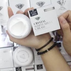 Kem dưỡng trắng da nâng tone 3W Clinic Crystal White Milky Cream Hàn Quốc 50g