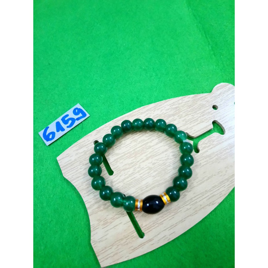 chuỗi đeo tay phong thủy xanh lá. hàng y hình nha các bạn.thích hợp đeo hàng ngày. Vòng tay phong thủy. Vòng tay đẹp.