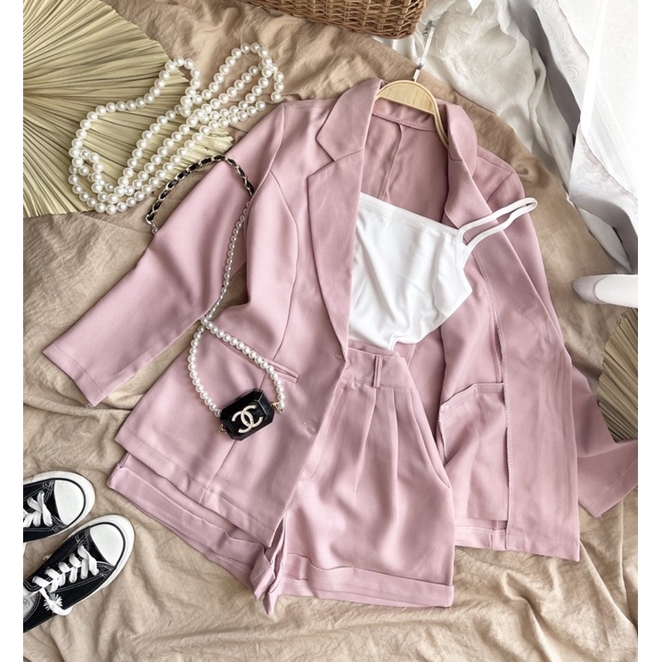 SET hồng 3 món áo dây crop trắng + khoác vest tay dài + quần short cạp cao - 22.Lystore