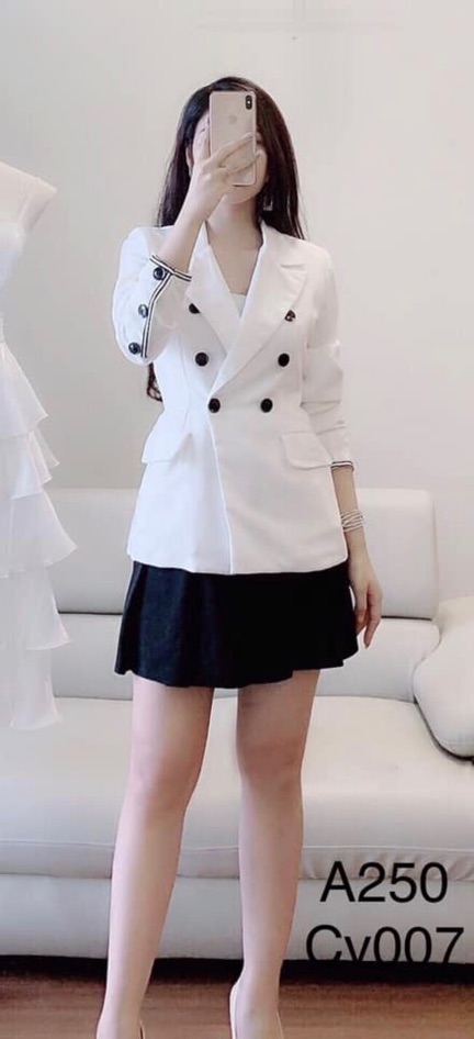 Sét áo vest trắng phối viền kèm chân váy xếp ly thiết kế DVC