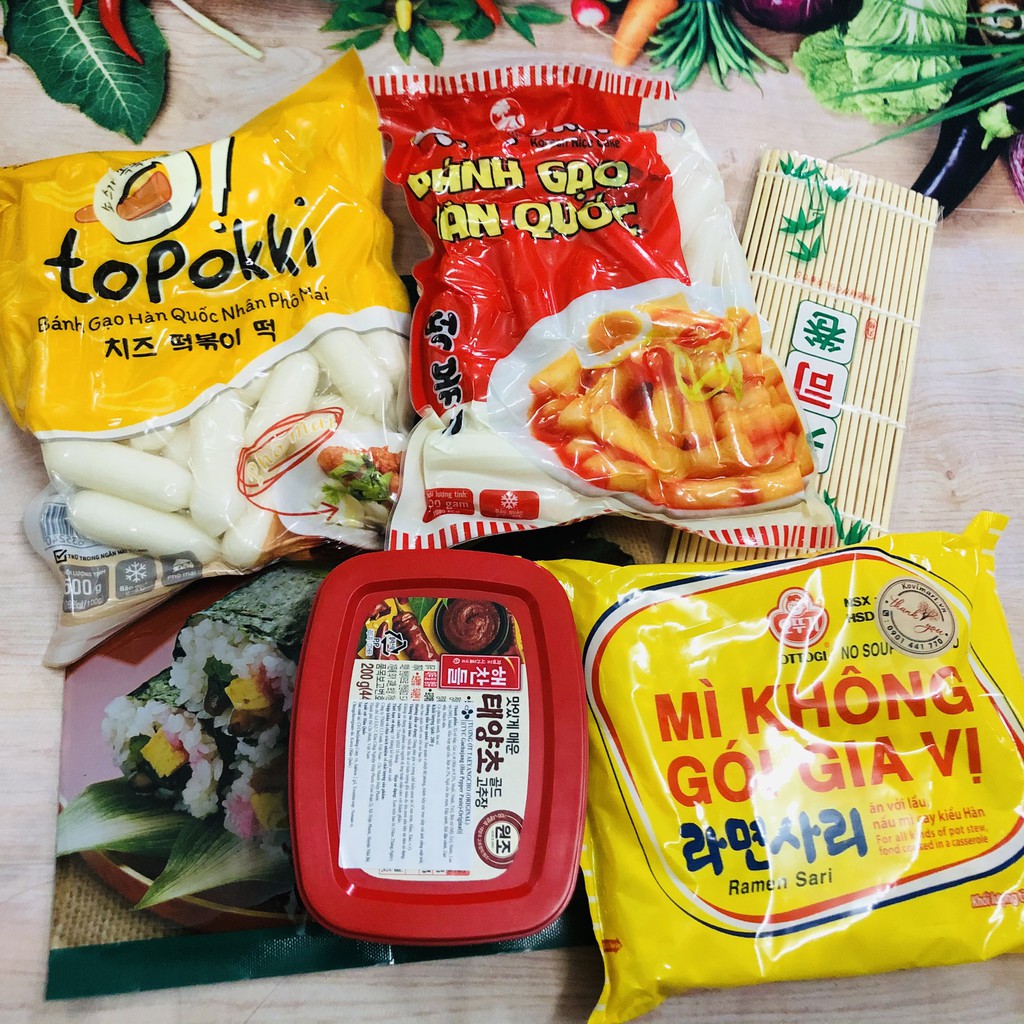 COMBO 6 MÓN- 500G TOKPOKKI GREEN FOOD, 500G TOK PHÔ MAI,TƯƠNG ỚT HỘP 200G, MÌ KHÔNG GIA VỊ, MÀNH TRE, RONG BIỂN 4 LÁ