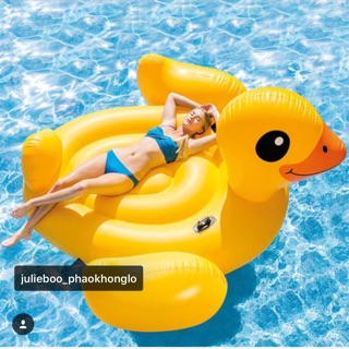 Phao khổng lồ Vịt Vàng