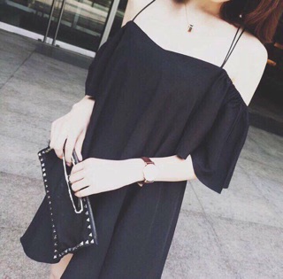 Đầm bẹt vai nhúng tay