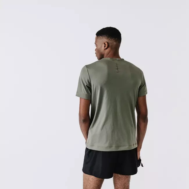 Quần short chạy bộ Run Dry nhẹ, nhanh khô cho nam - Đen MIRILIK DECA