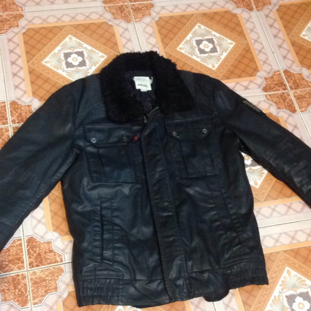 Áo da của chị My Nguyễn