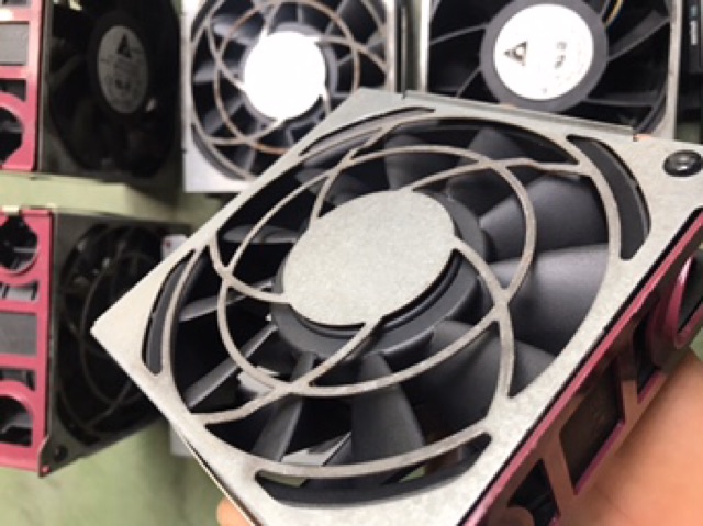 Quạt server Hp Delta 12v 3.9A, vuông 12cm