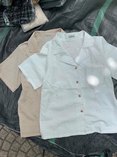 [Mã WASTUP giảm 10% tối đa 30K đơn 99K] Áo sơmi cổ vest viền chỉ nổi hai màu be và trắng (hình thật/sẵn) | BigBuy360 - bigbuy360.vn