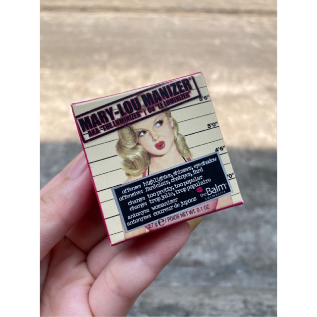 PHẤN BẮT SÁNG MARY-LOU MANIZER THE BALM.