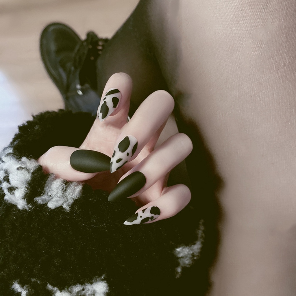 [Hàng mới về] Set 24 móng tay giả họa tiết bò sữa xinh xắn kèm keo dán