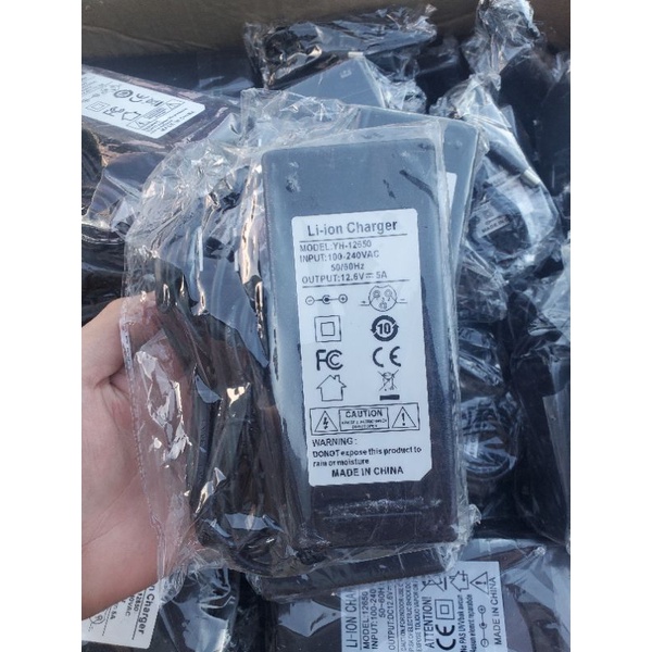 Sạc 3S 12.6V 5A dùng cho pin Lithium Li-ion , Lipo