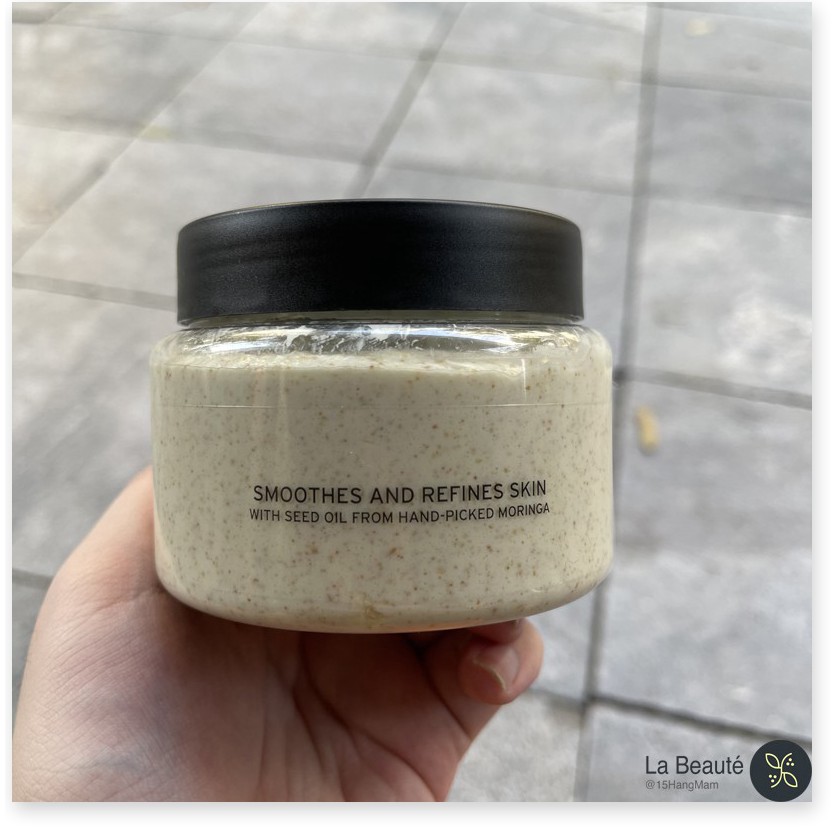 [Mã giảm giá mỹ phẩm chính hãng] The Body Shop Moringa Body Scrub - Tẩy Da Chết Chiết Xuất Cây Chùm Ngây 250ml