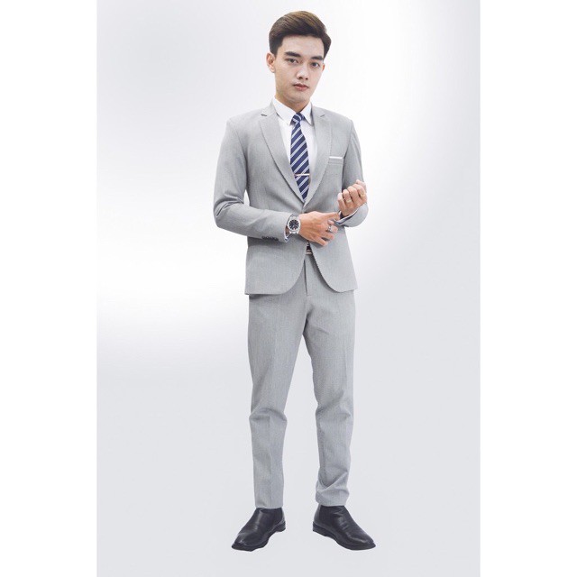 [BIG SALE]  xả kho bộ vest gồm áo+quần. Bộ vest chú rể, suit nam, vest nam công sở.Màu xám sáng.Chất vải mềmk nhăn, k xù