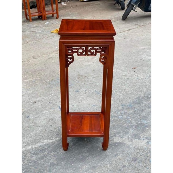 Đôn vuông gỗ lim kích thước cao 80 vuông 30 cm.
