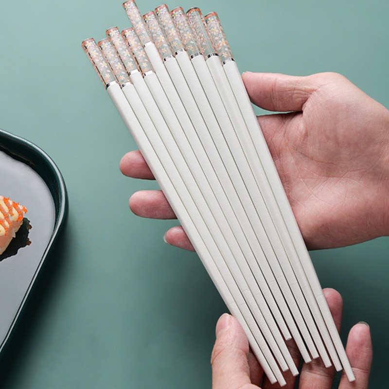 Đôi đũa kháng khuẩn chống trượt chịu nhiệt cao tiện dụng dành cho nhà bếp