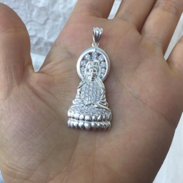 Mặt phật bà quan âm đính đá trắng bạc chuẩn cao 4,3cm cả móc tặng kèm dây dù đen