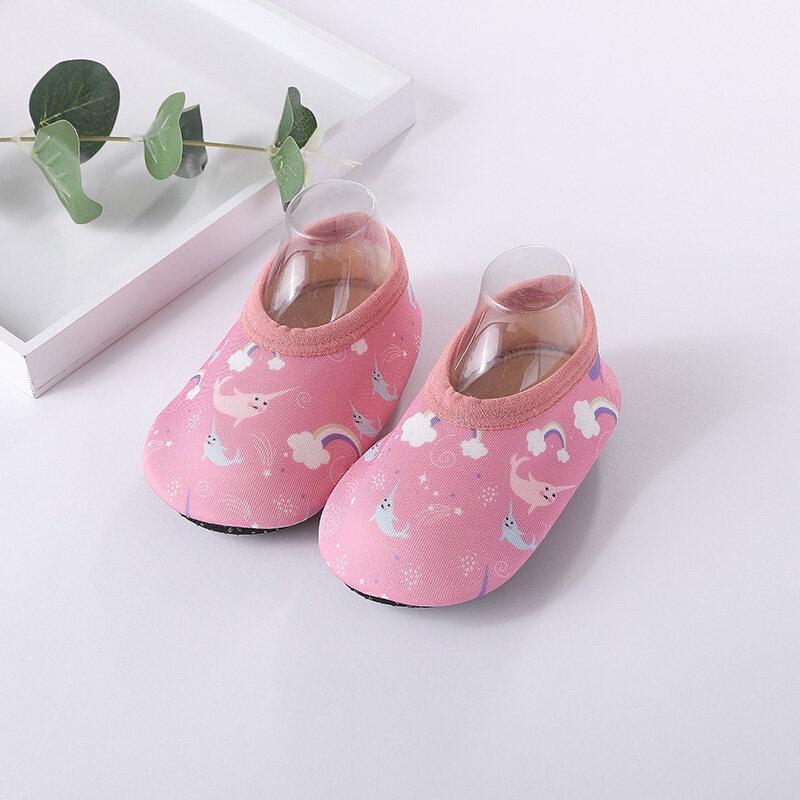Đôi giày vải đế mềm co giãn chống trượt in họa tiết hoạt hình dành cho bé trai bé gái tập đi