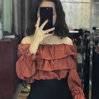 Áo sơ mi trễ vai