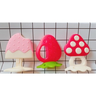 Gặm nướu silicone Richell có hộp