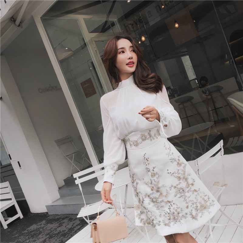 Set trắng tiểu thư áo voan tay bo thắt nơ phối váy lưng cao đính hoa (có hình thật)