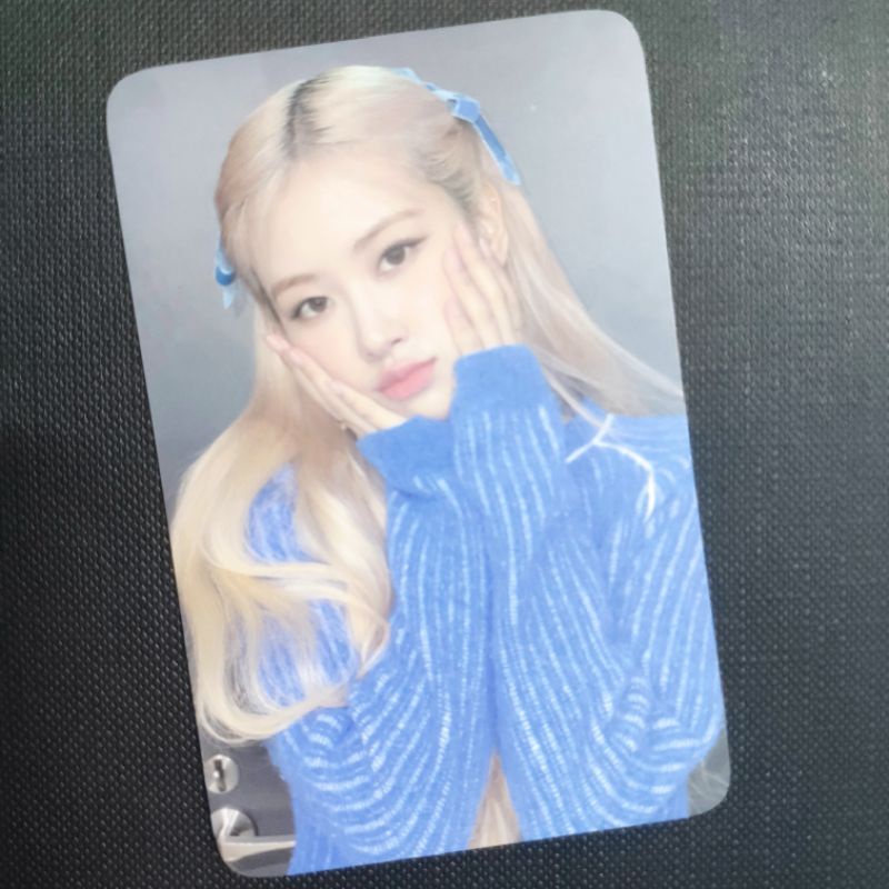 Set 3 card R pre order Ktown4u album R của Rosé official ( ảnh thẻ Rosé )