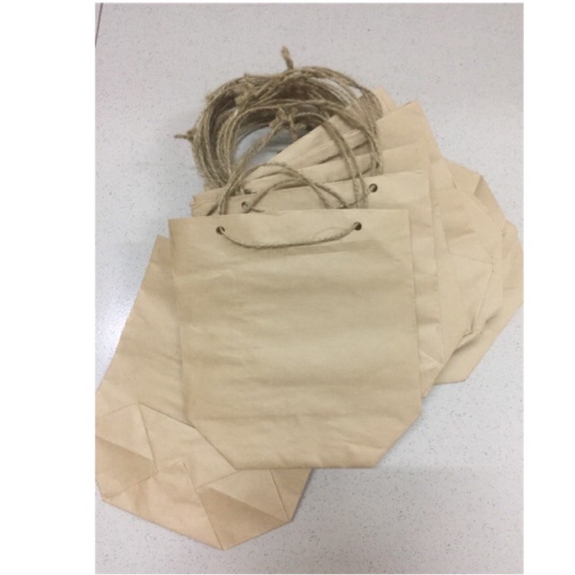 Combo 50 túi giấy xi măng có quai kích thước 17x20cm