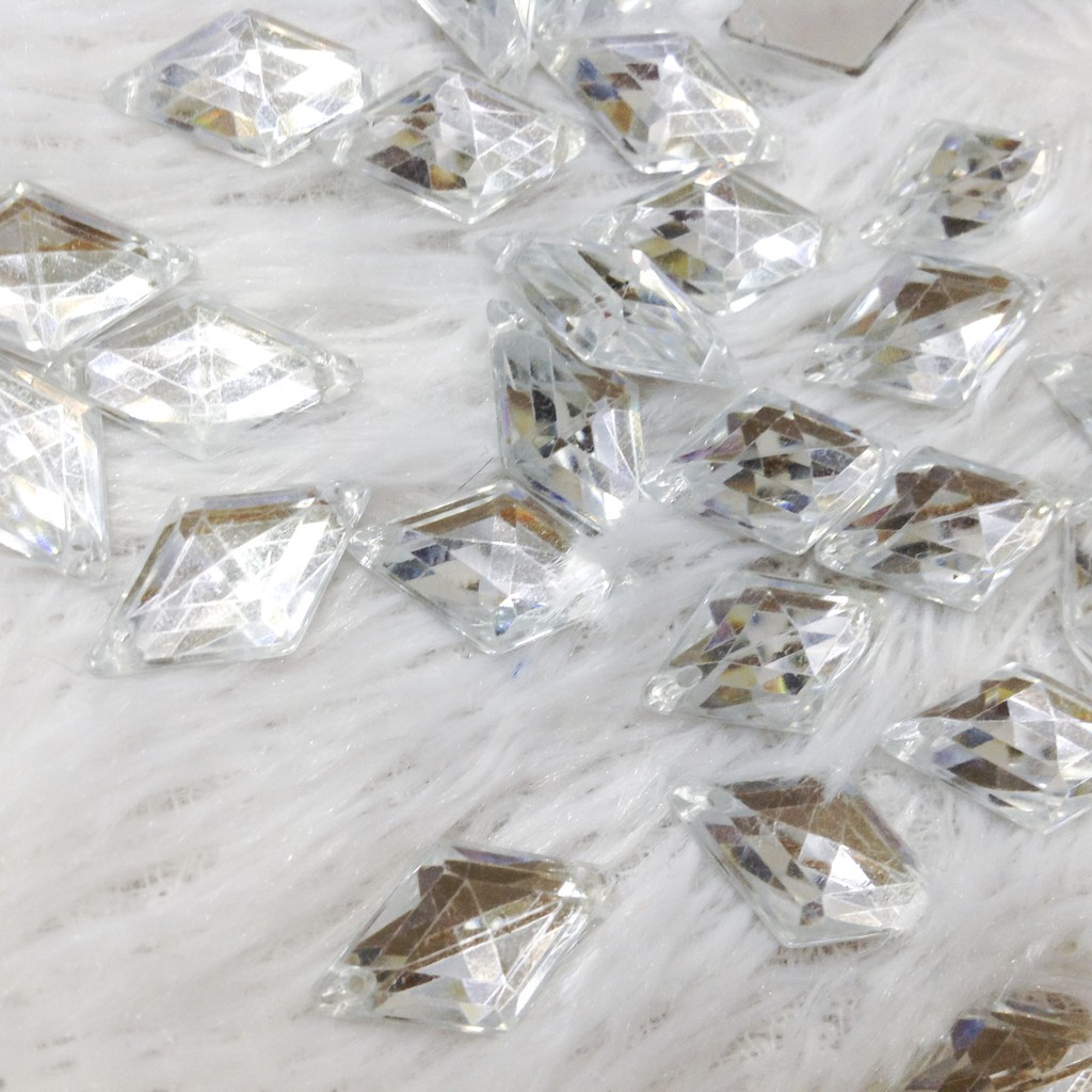 Hạt kết áo hình thoi bạc gương và đen nhựa 3d acrylic size 1.8cm