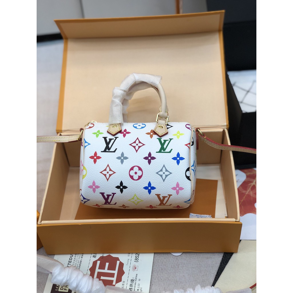 Túi Xách đeo chéo super màu trắng thanh lịch ( ảnh thật ). Ảnh chụp thật tại shop phát hiện copy đền 1000 lần