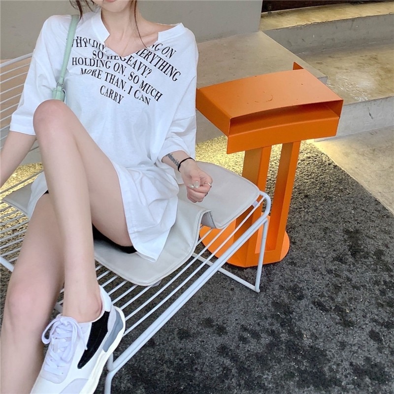 Áo thun IELGY tay ngắn cổ chữ V dáng rộng màu đen/ trắng phong cách Hàn Quốc cho nữ