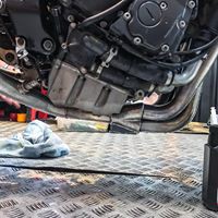 Dung dịch tẩy rỉ sét, vệ sinh cổ pô cực mạnh LUBE71 Exhaust Cleaner 500ml