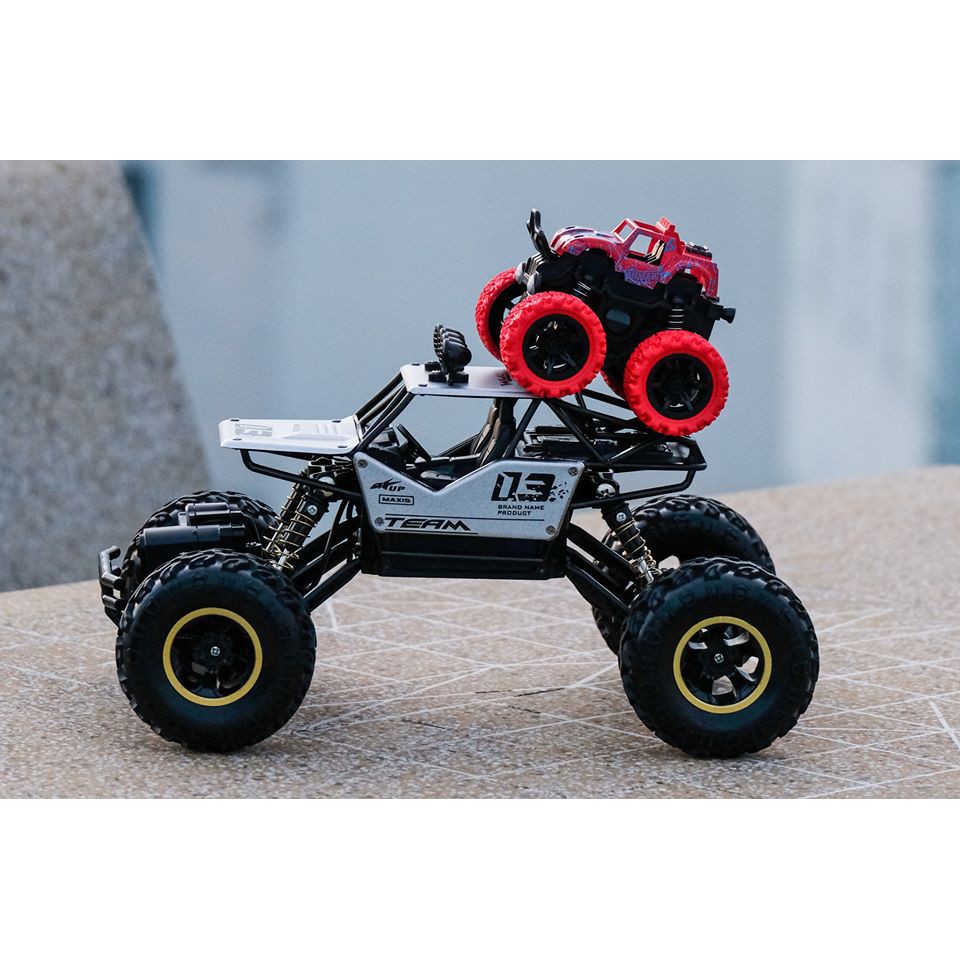 Đồ Chơi Siêu Xe Địa Hình Điều Khiển Từ Xa ROCK CRAWLER 2 Cầu Dẫn Động 4 Bánh Toàn Thời Gian 4WD Siêu Ngầu Có Hộp Đẹp