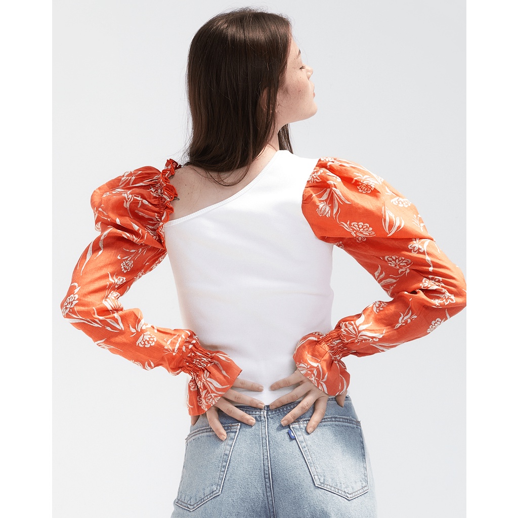 TheBlueTshirt - Áo Kiểu Nữ Tay Phồng Hoạ Tiết In Hoa Cam - Maia Top - Orange Sleeve