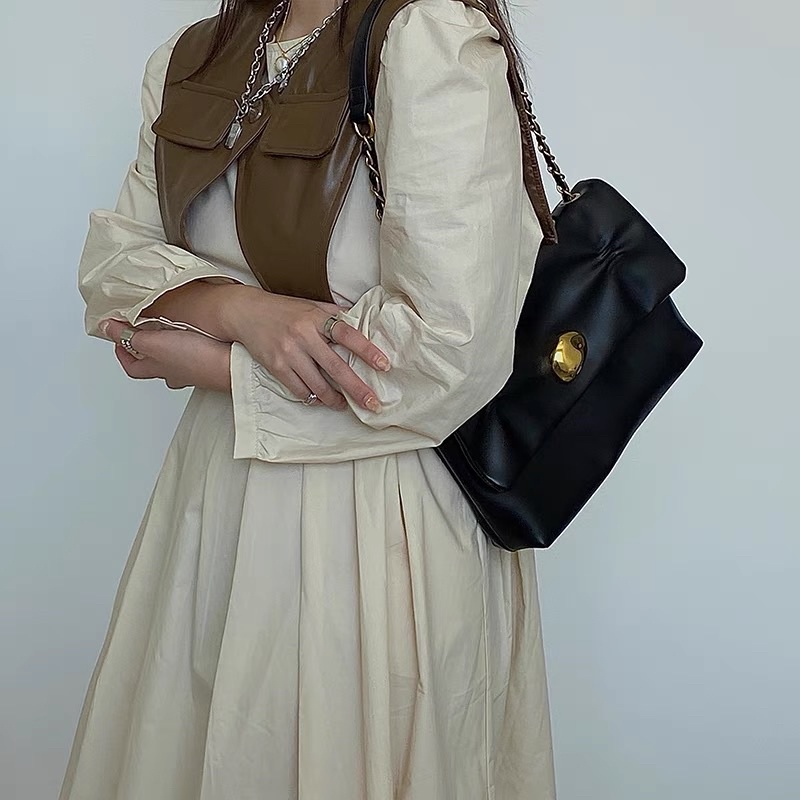 Có sẵn Túi đen chéo 2 quay vintage