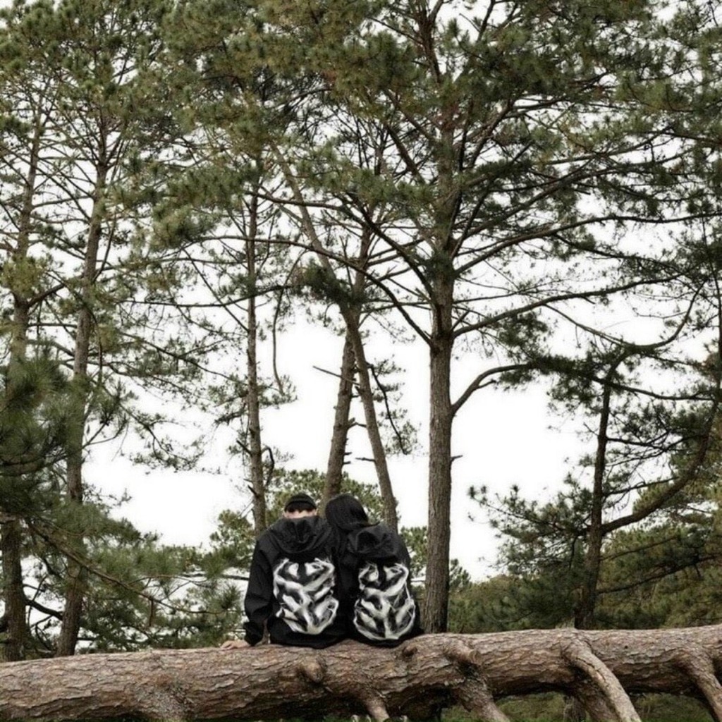 Áo khoác dù 2 lớp form rộng in 2 mặt unisex nam nữ mặc áo đôi in sau chữSW trắng