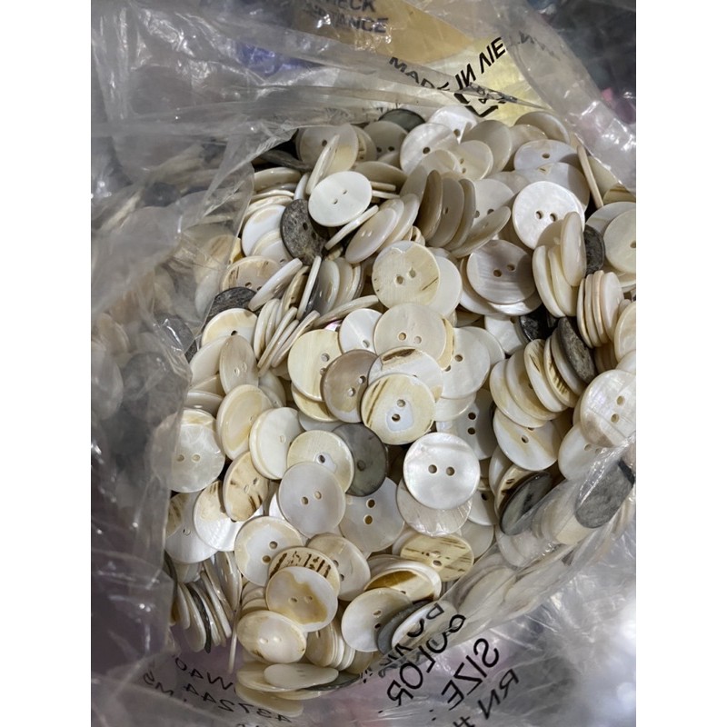 nút xà cừ 1,8 cm ; 2,1 cm ;2,5 cmchỉ cần 10k/ 30 nút