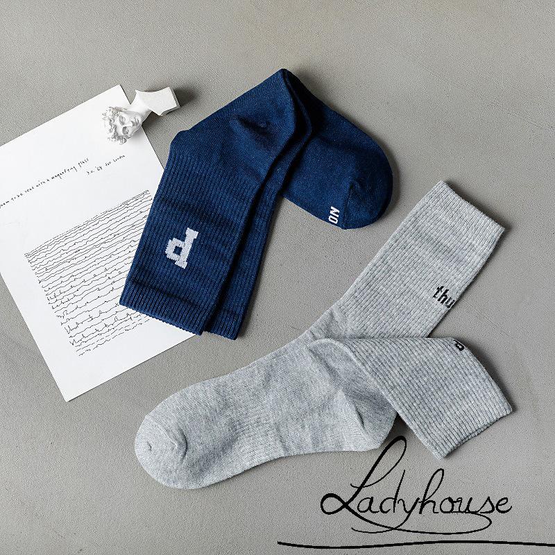 Tất thể thao dài co giãn in chữ đơn giản dành cho nữ